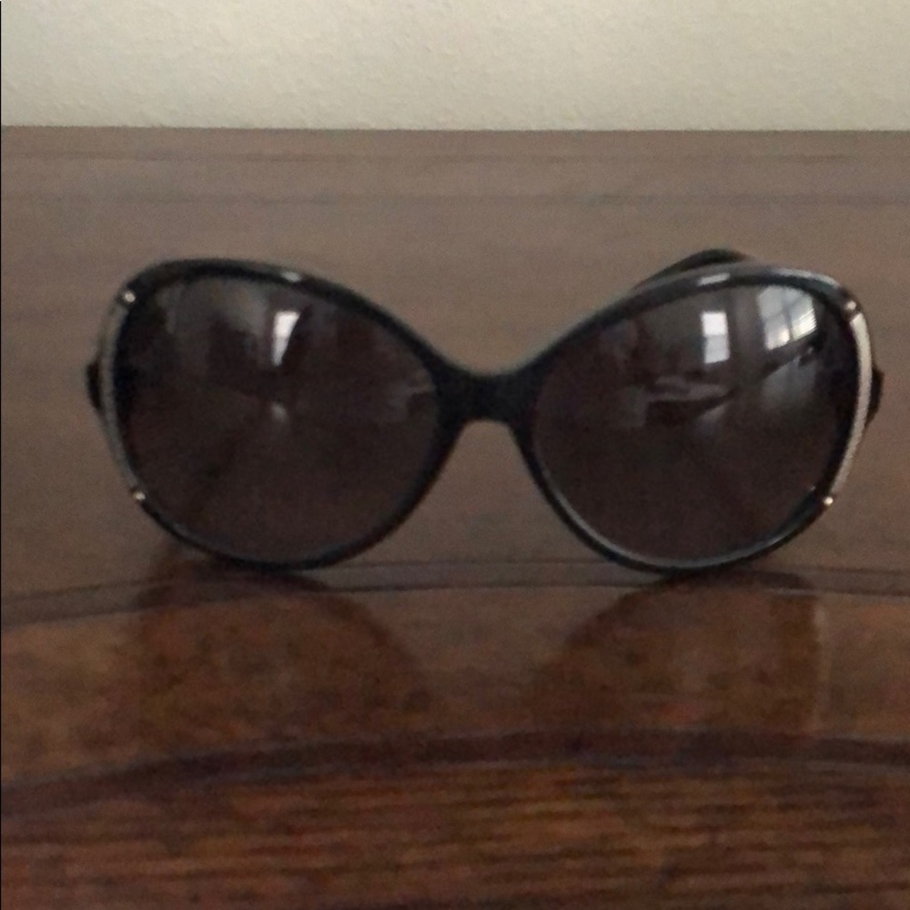 Gently used black Fendi sunglasses